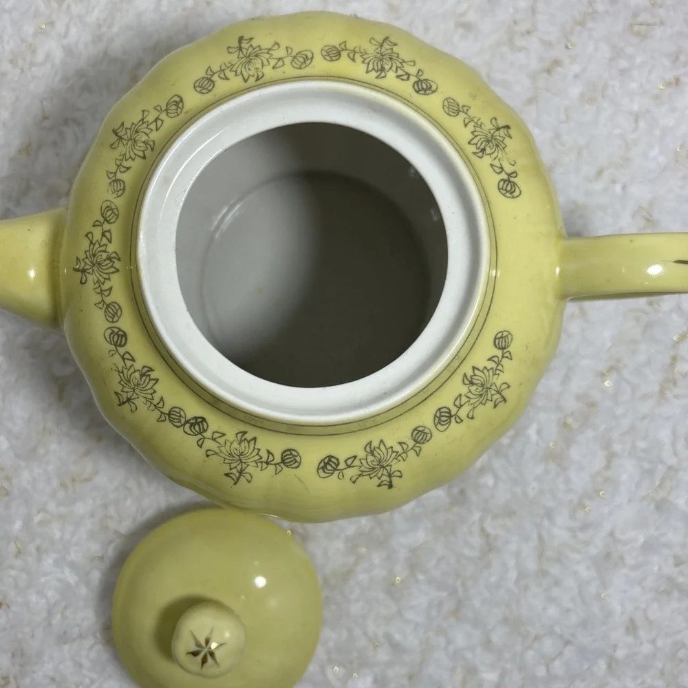 Vintage Pearl China Co Yellow Tea Pot 22k Gold Trim approx 2-3 Cups